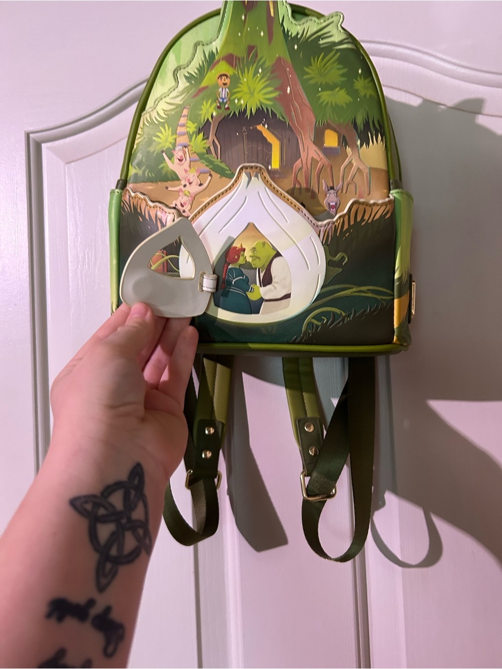 Shrek loungefly backpack - Picture 2 of 4